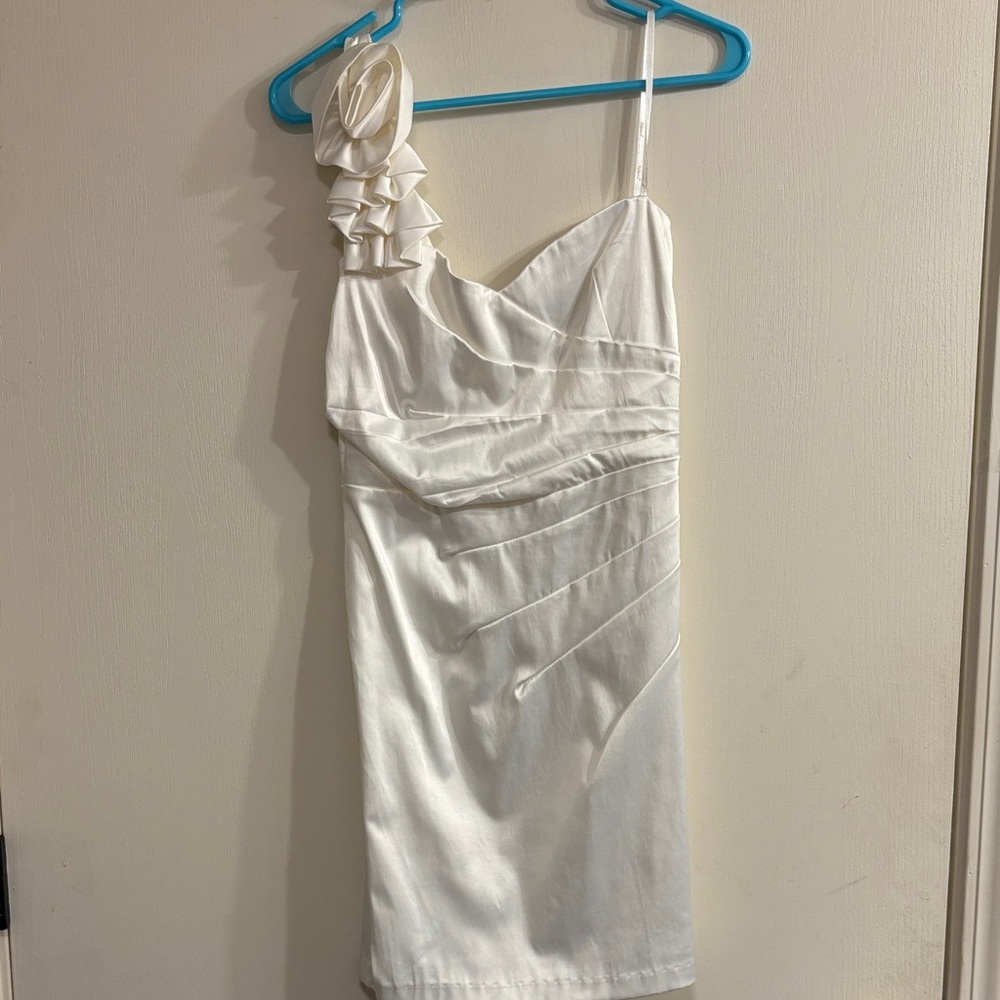 Papaya One-Shoulder White Dress with Ruffle Detail